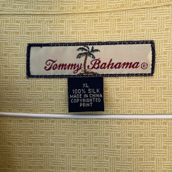 Tommy Bahama short sleeve silk button down XL - Picture 4 of 5